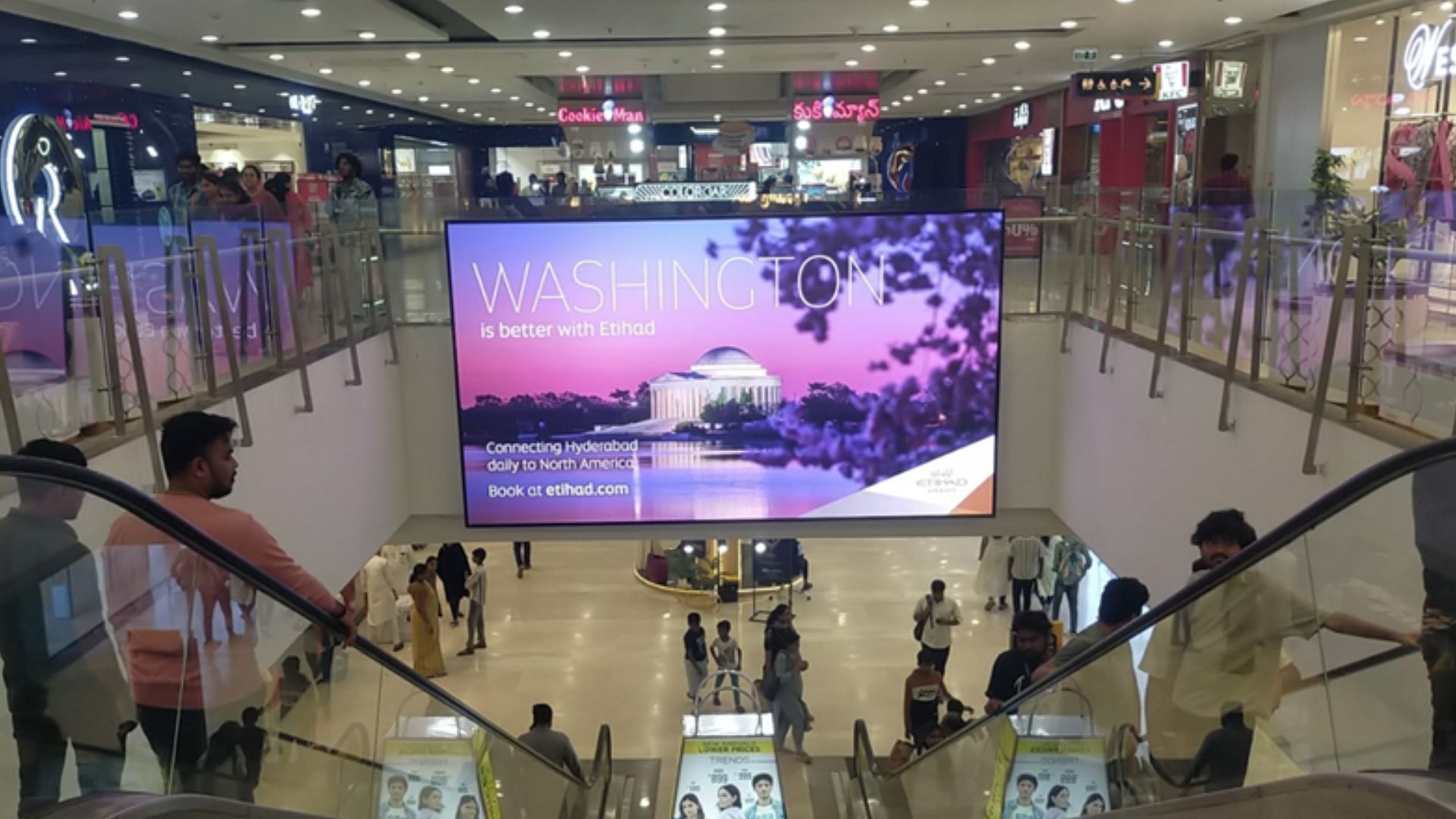 Etihad’s Contextual DOOH Campaign reaches audiences across Key Travel Hubs